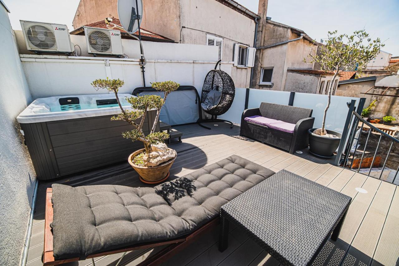 Downtown Luxury Apartments With Hot Tub Vodice Exterior photo